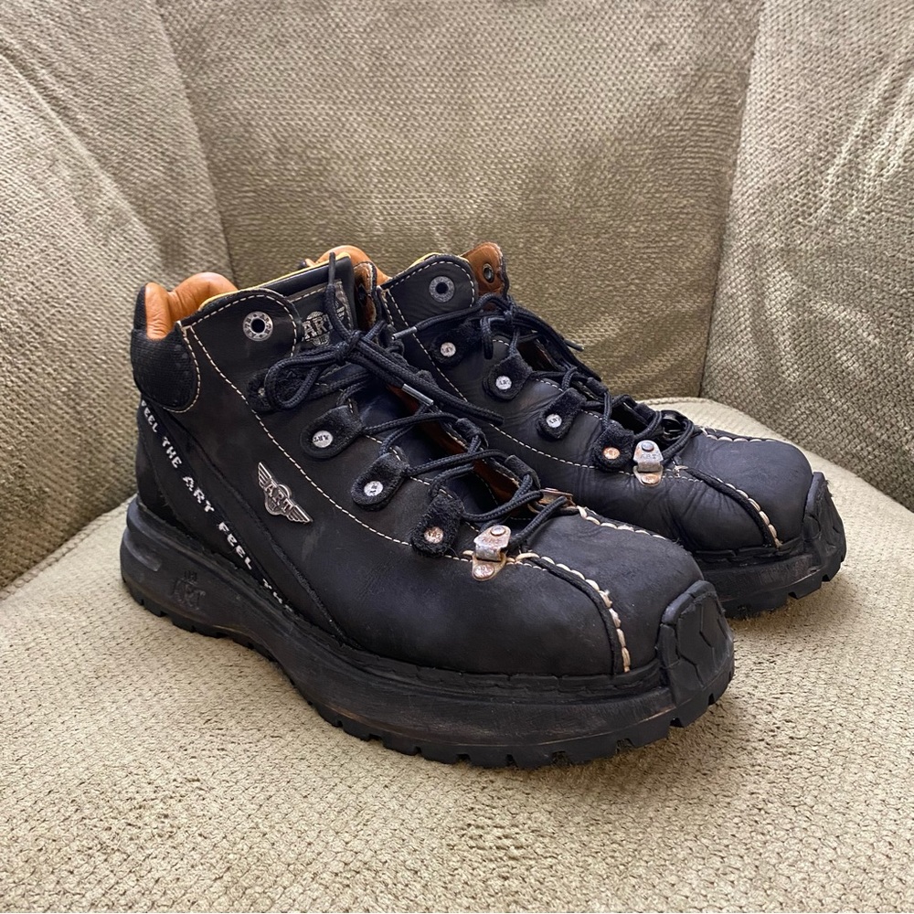 The art boots